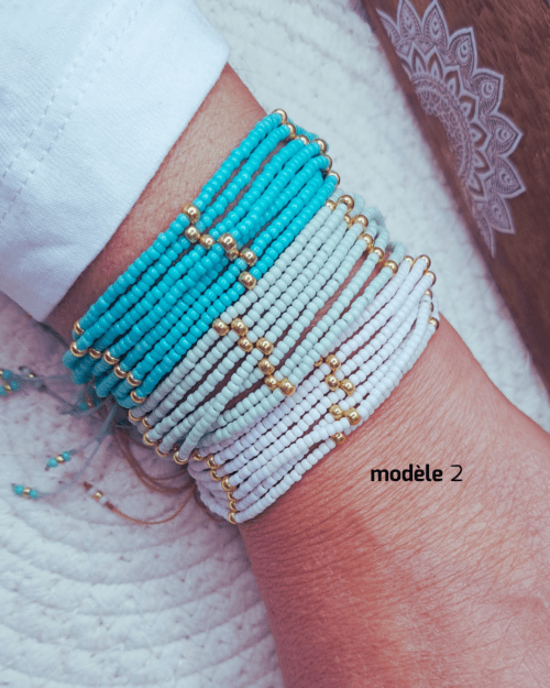 Découvrez la manchette Brasilia par Oyartza Hontza ! Ce bijou composé de 3 bracelets Zelaka dans un camaïeu de couleurs harmonieuses Un ensemble parfait pour ajouter couleur et bien-être à votre journée.